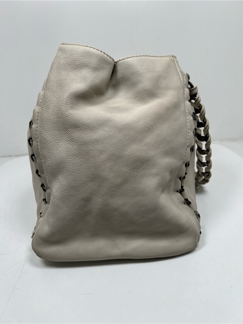 Authentic CHANEL 2005 White Caviar Modern Chain East West Leather Tote - Picture 4 of 15